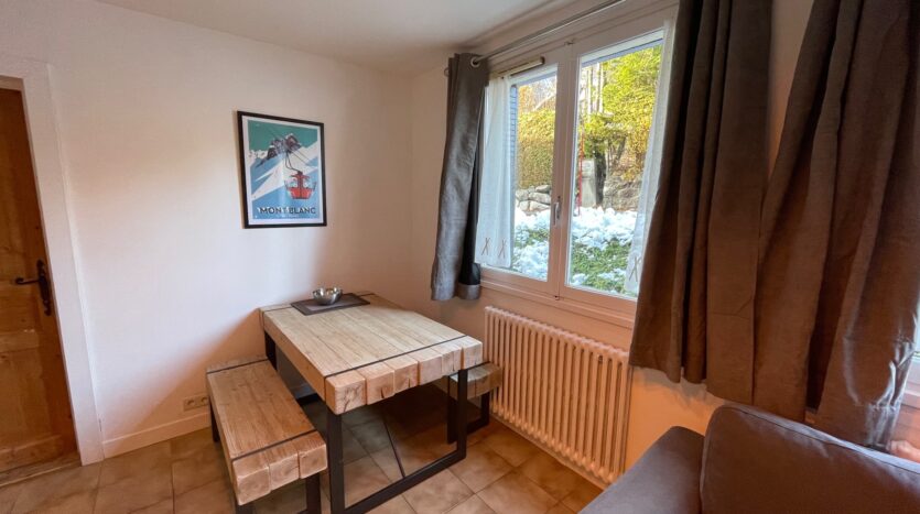2 bedroom apartment in Chamonix town centre to rent for the winter season